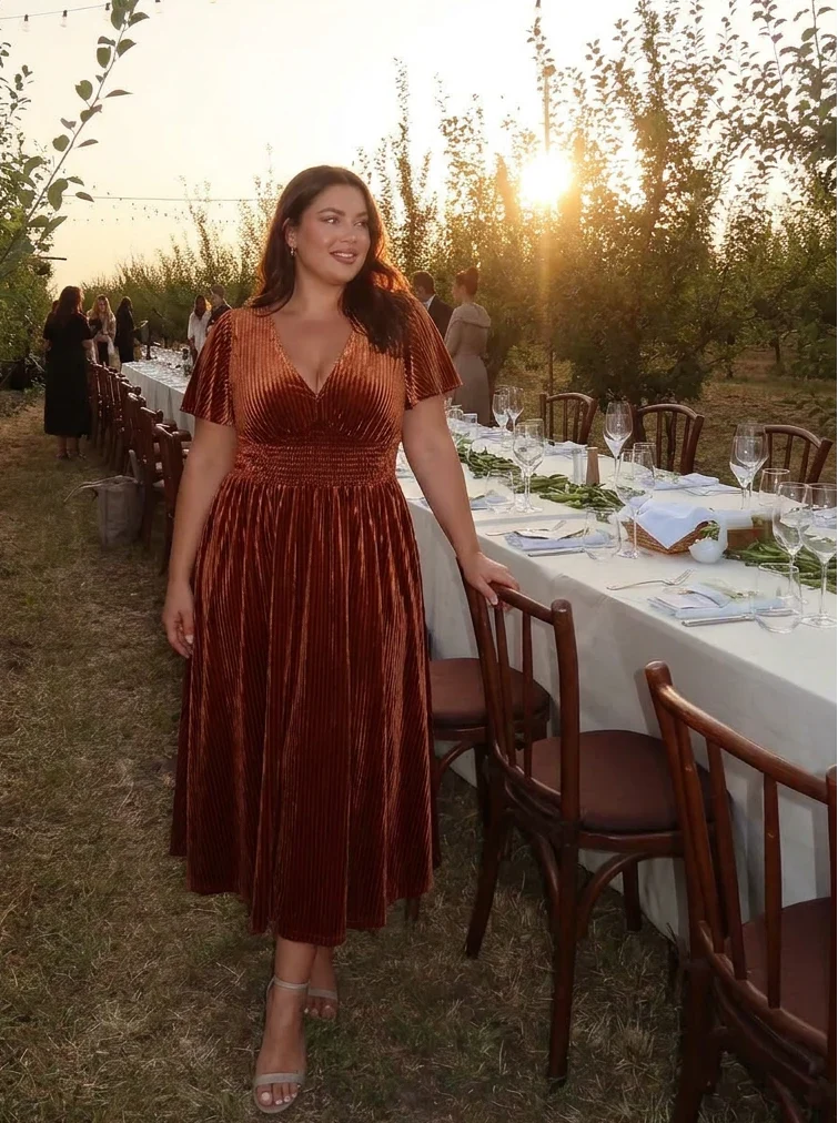 Vera Velvet Dress | Plus Size A-Line Cocktail Dress, Tea-Length, V-Neck 1