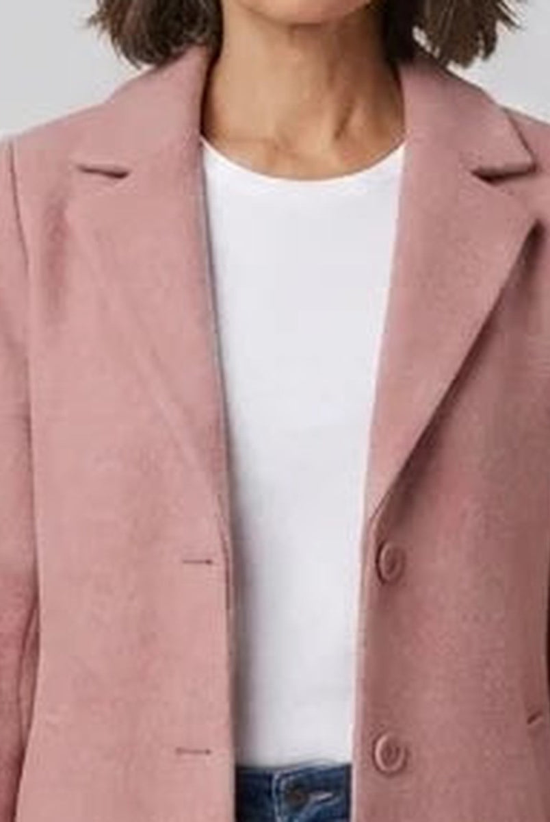 Close-up of women's dusty pink single-breasted coat
