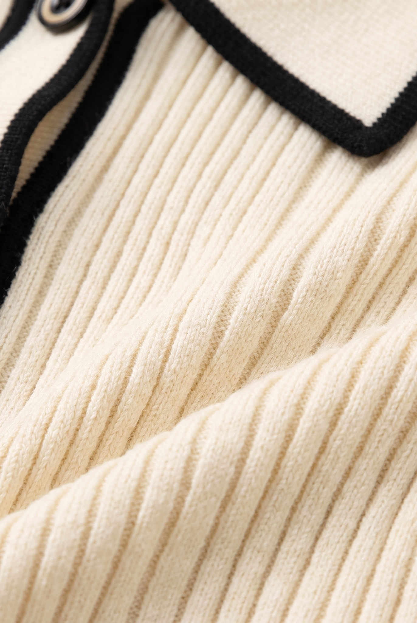 Livia midi dress contrast-trim collar and rib texture close-up
