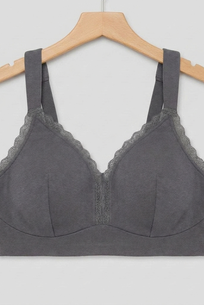 Dalia lace bralette — hanger