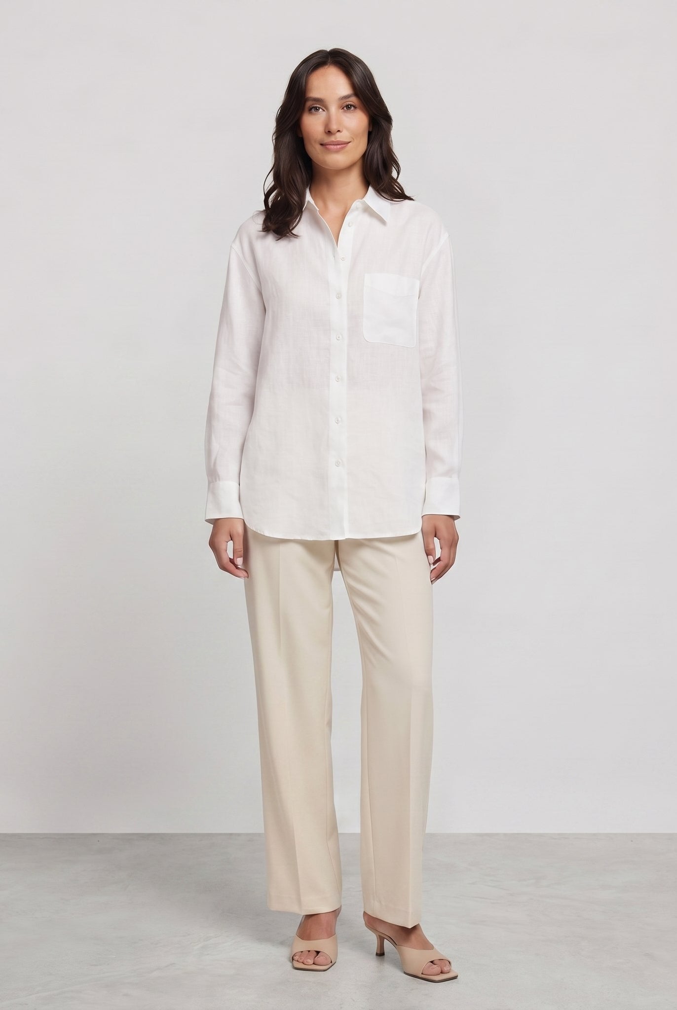 Lino Classic Shirt in white - oversized 100% linen button-up shirt on model