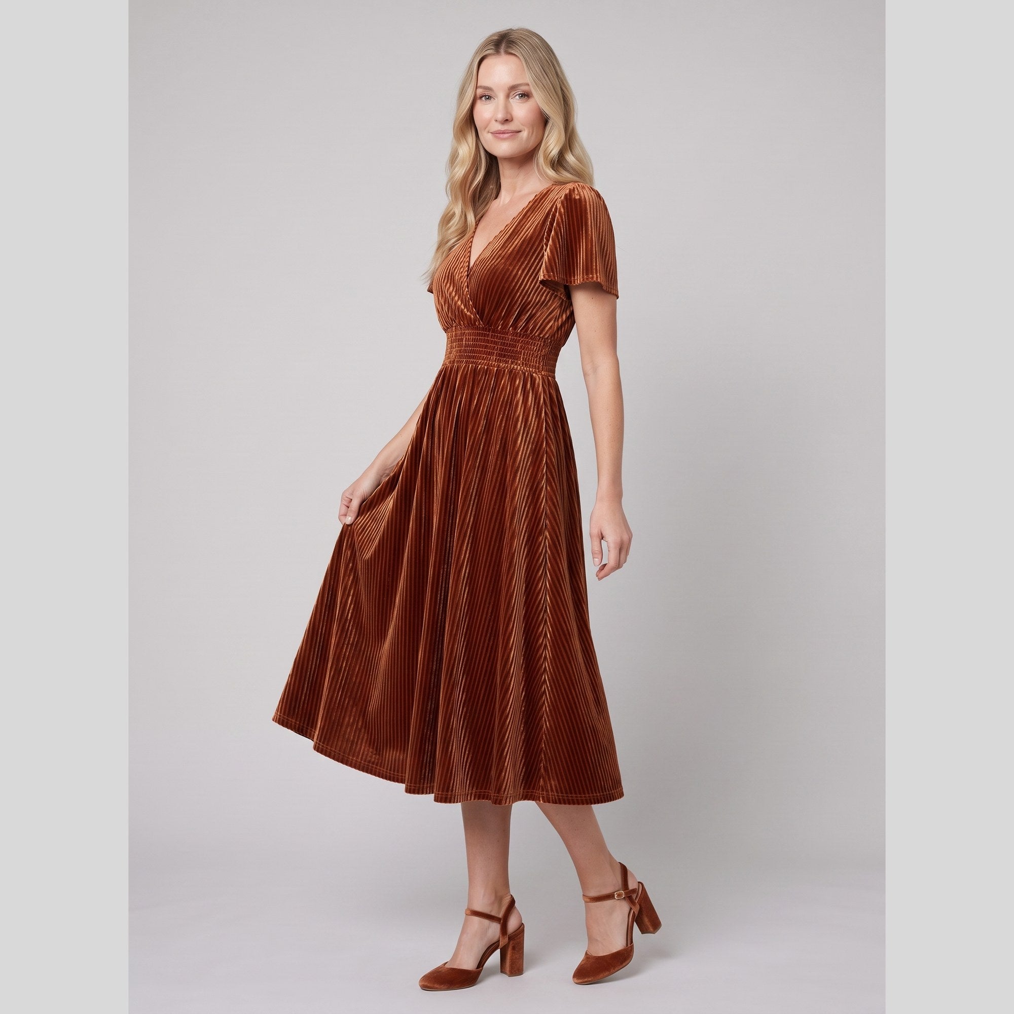 Emeraude ribbed velvet midi dress with shirred waist 2