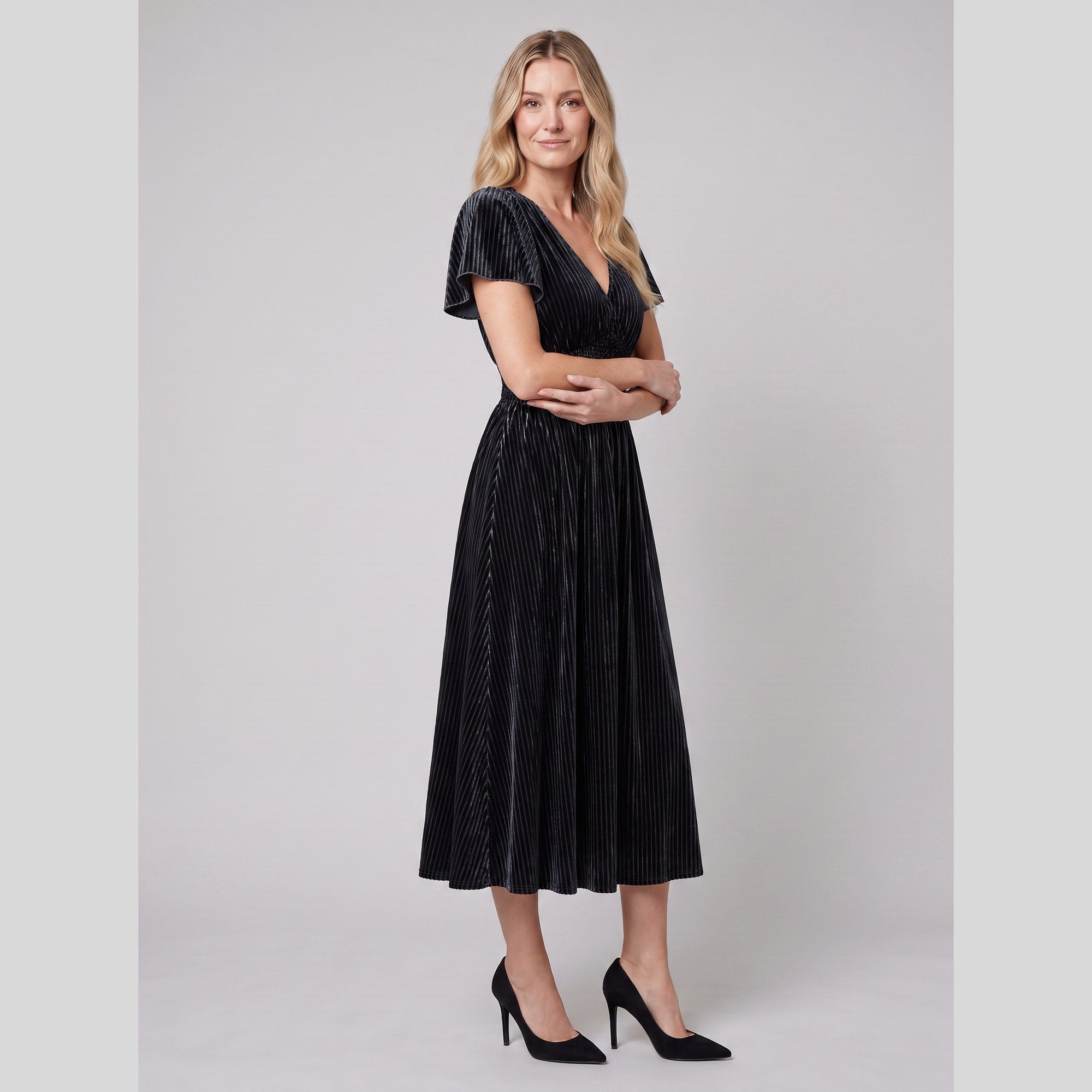 Emeraude ribbed velvet midi dress with shirred waist 4