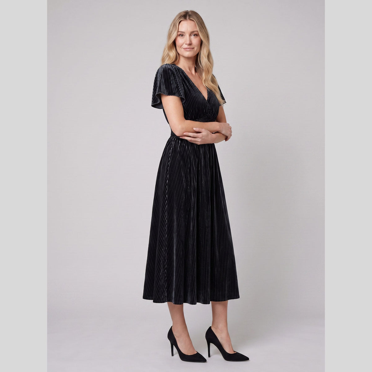 Emeraude ribbed velvet midi dress with shirred waist 4