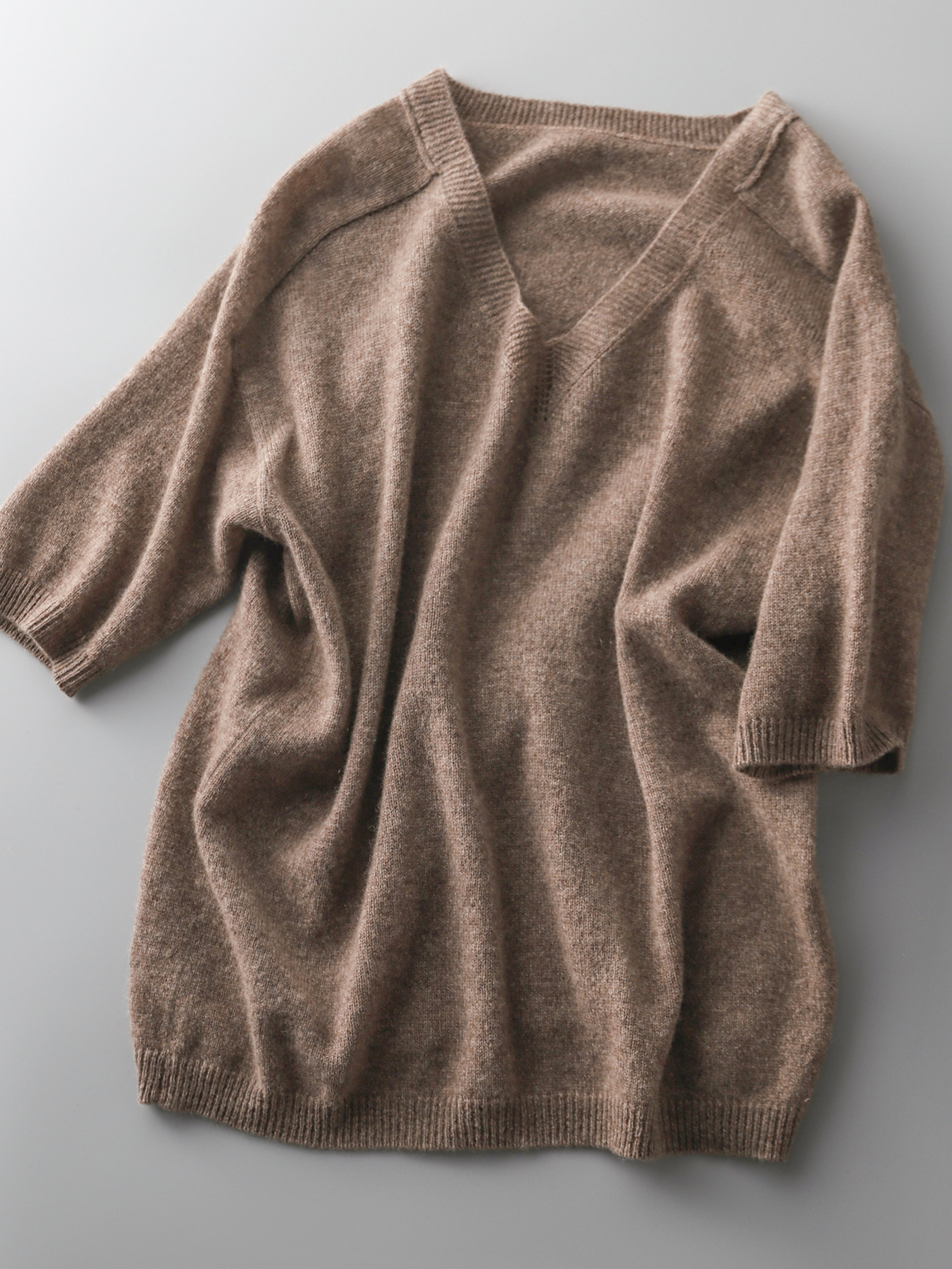 Vela Knit Top | Soft Cashmere-Acrylic Blend V-Neck 2