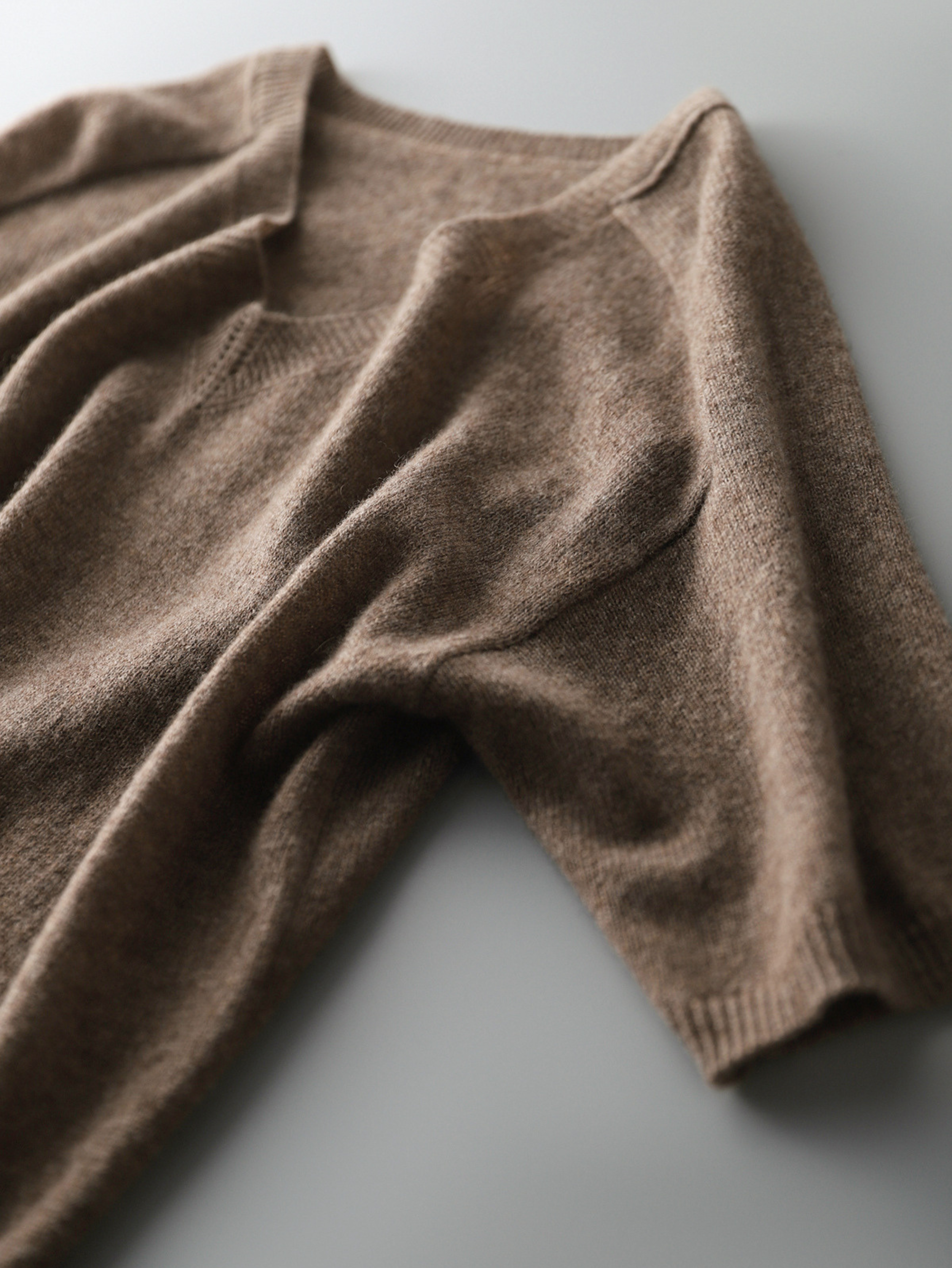 Vela Knit Top | Soft Cashmere-Acrylic Blend V-Neck 3