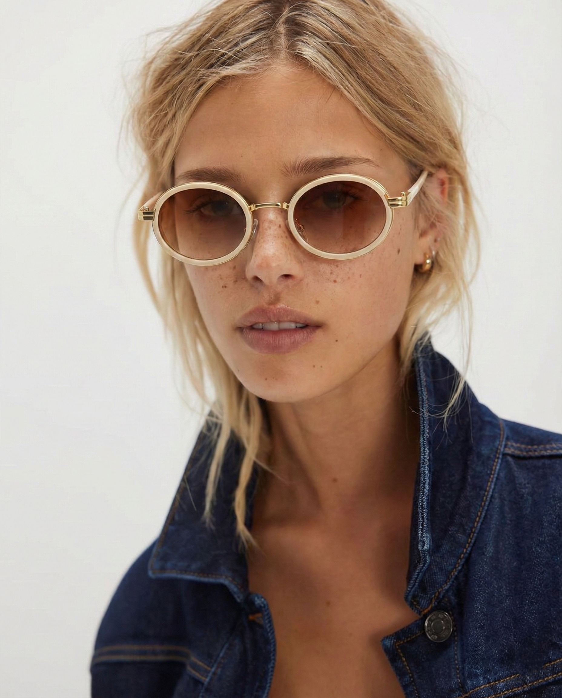 Viva Icon Shades | Oval Sunglasses with Gold Detailing 0