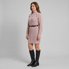 Close view of the turtleneck collar, view 3