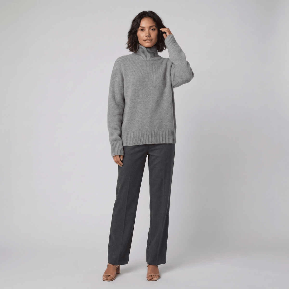 Cashmere turtleneck jumper with a classic fit, view 2