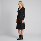 Close view of the ribbed knit and belt, view 3